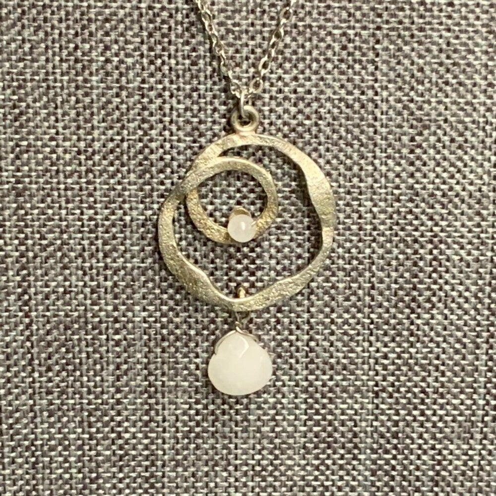 Swirled Pendant Necklace 16 In White Pearl Dangle Delicate Silver Chain Vintage - Picture 2 of 5